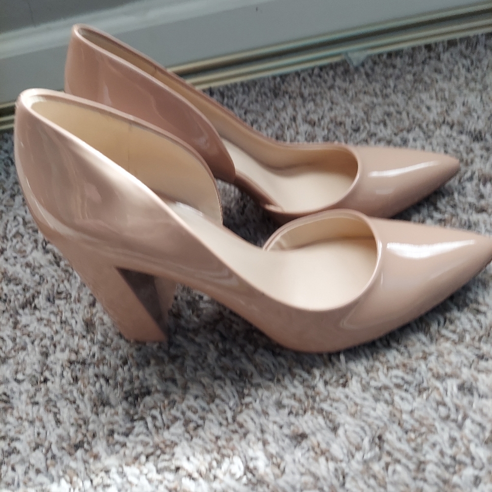 Brand new nine west nude pumps